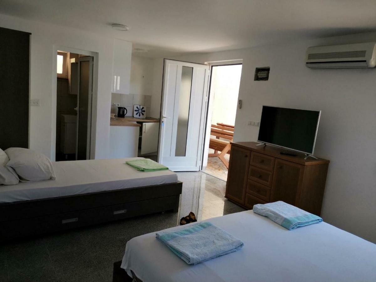 Apartments Lukrecia Неум Экстерьер фото