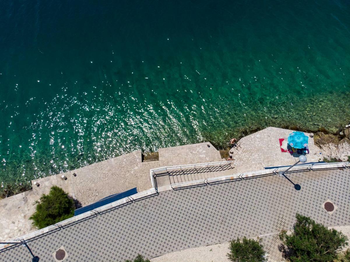 Apartments Lukrecia Неум Экстерьер фото